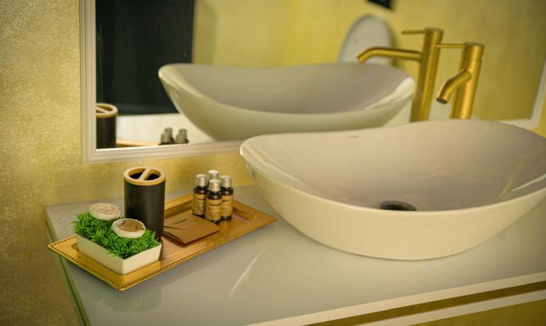 Deluxe room PINK 10 cu jacuzzi