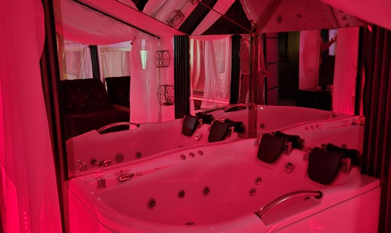 Deluxe room PINK 9 cu jacuzzi